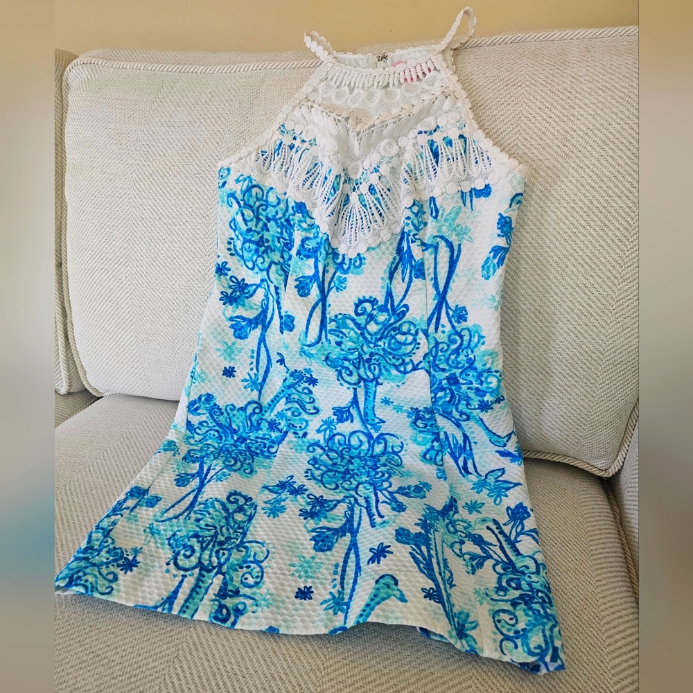 Lilly Pulitzer blue and white halter neck size 00 lined mini dress